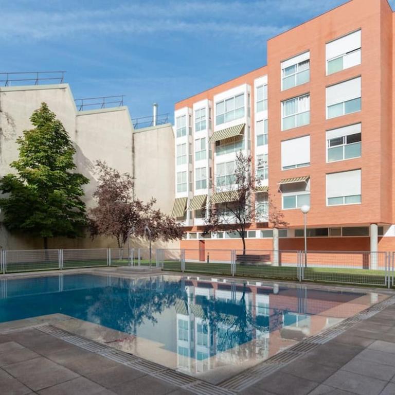 Vivienda con zona de trabajo, piscina y parking - One-Bedroom Apartment - 31