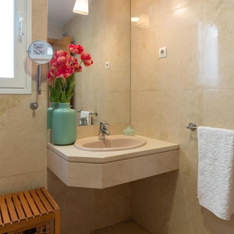 Vivienda con zona de trabajo, piscina y parking - One-Bedroom Apartment - 22