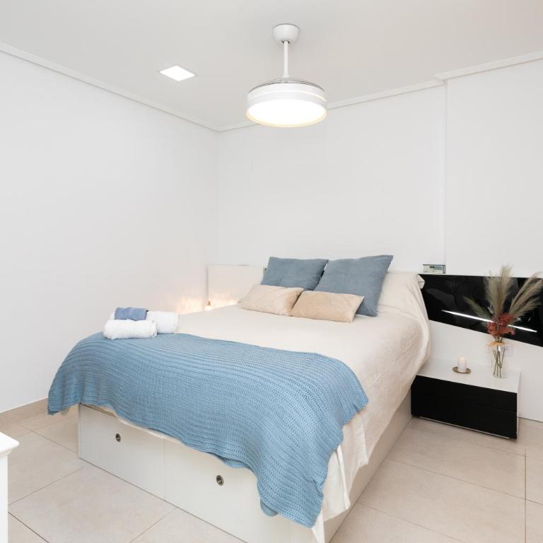 Veramar Beach Apartment - Two-Bedroom Apartment - 11
