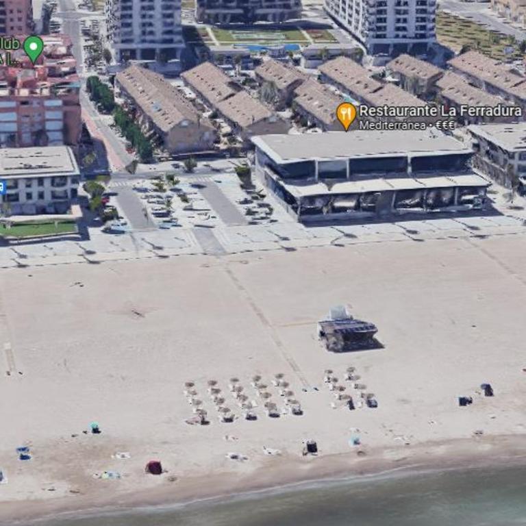 Veramar Beach Apartment - Two-Bedroom Apartment - 36