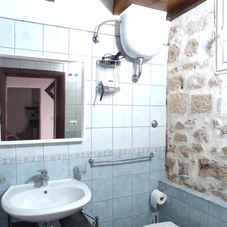 Palazzo Saraceno apartments-Antico Rifugio - One-Bedroom Apartment with Terrace - 16