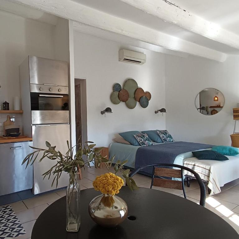 Vue imprenable sur la Sorgue - One-Bedroom Apartment - 1