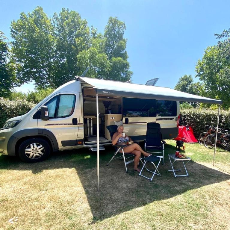 Camping L' Arlesienne - Espace pour Tente (2 Personnes) - 8