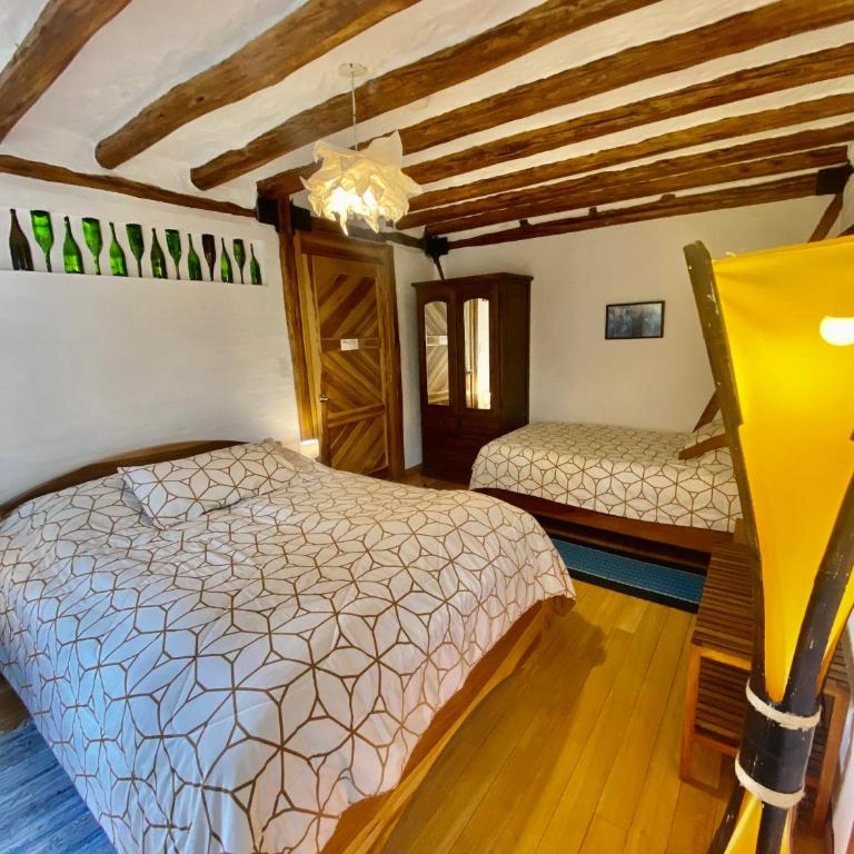 Casa Magnolia - Habitación Doble con balcón - 1 o 2 camas - 6