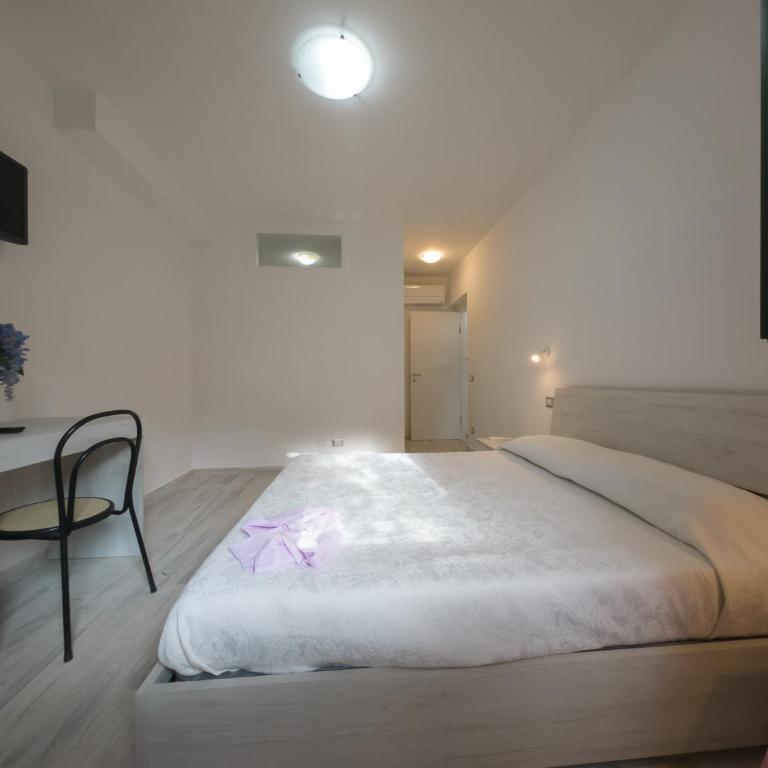 The smile of the sun in Casarlano- narrow road to access only - Double Room with Private Bathroom - 7