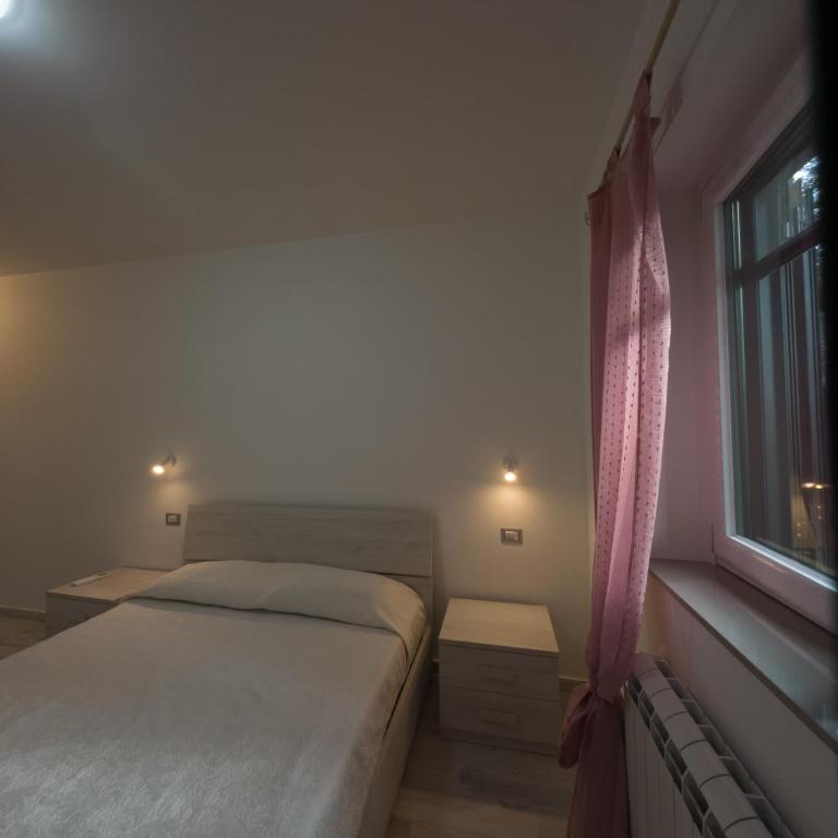 The smile of the sun in Casarlano- narrow road to access only - Double Room with Private Bathroom - 9