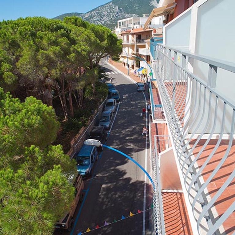 Piccolo Hotel Nuova gestione - Camera Deluxe (2 Adulti + 1 Bambino) - 3