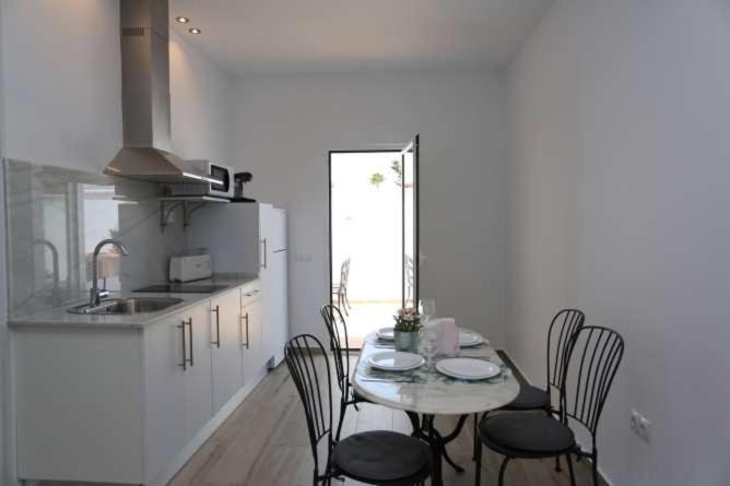 APARTAMENTOS LA MAR SALÁ piscina compartida - Apartamento con terraza - 4