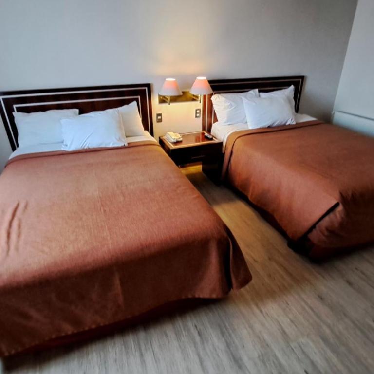 Hotel Diego de Almagro Puerto Montt - Habitación con 2 camas grandes - 5