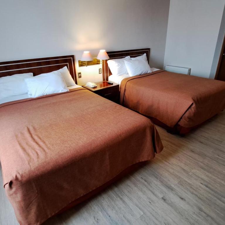 Hotel Diego de Almagro Puerto Montt - Habitación con 2 camas grandes - 4