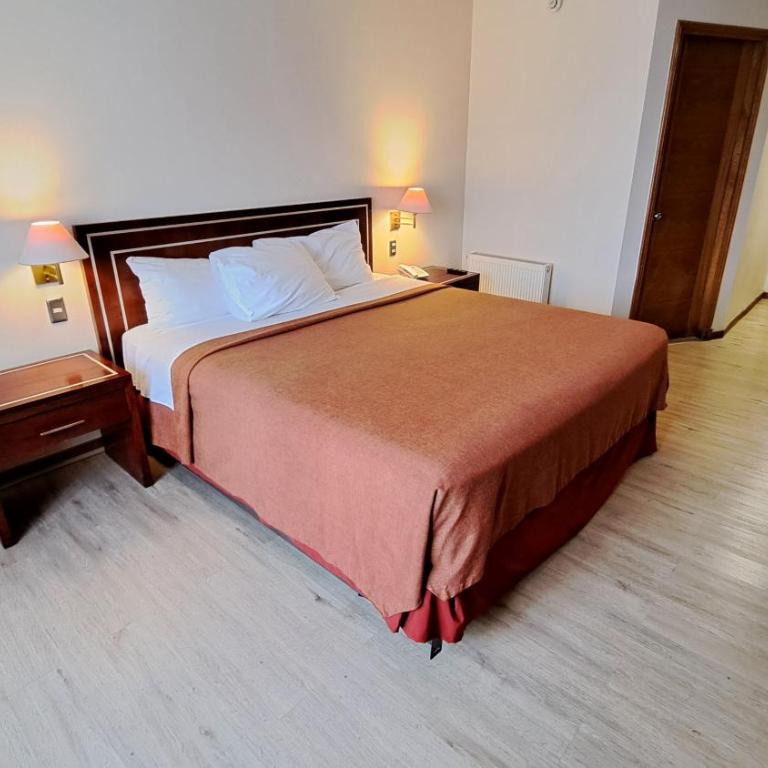 Hotel Diego de Almagro Puerto Montt - Habitación con cama extragrande. - 10