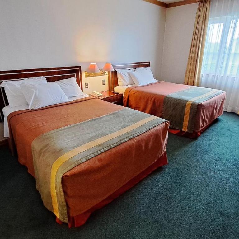 Hotel Diego de Almagro Puerto Montt - Habitación con 2 camas grandes - 7