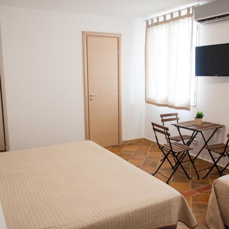 Guest House del Lido - Camera Tripla con Bagno Privato - 2