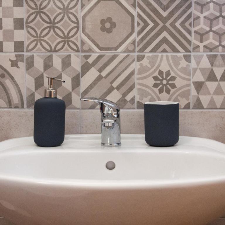 Guest House del Lido - Camera Tripla con Bagno Privato - 5