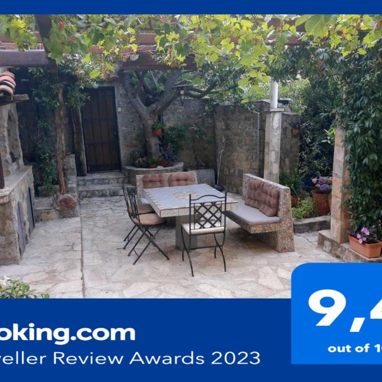 Sea-side Old Stone Villa with a private Garden - Vila sa 3 Spavaće Sobe - 2