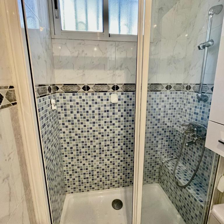 Bonito, Práctico y muy bien comunicado - Two-Bedroom Apartment - 37