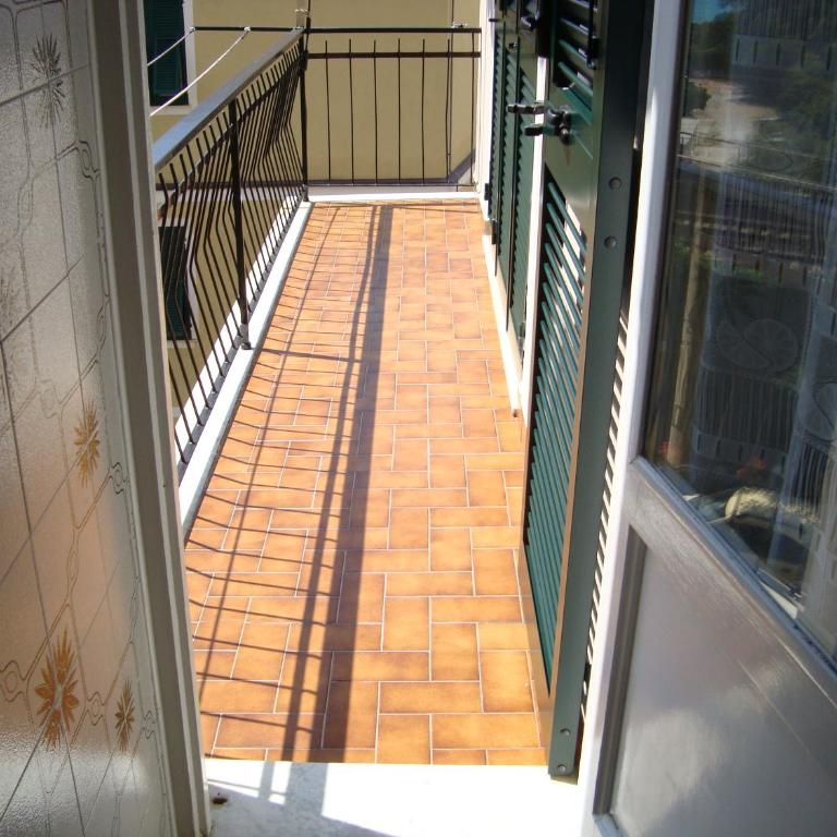 A.A.U.T. Via Bordone 11 - Moneglia (GE) - ITALY CITRA: 010037-LT-0358 - Apartamento de 3 dormitorios - 16