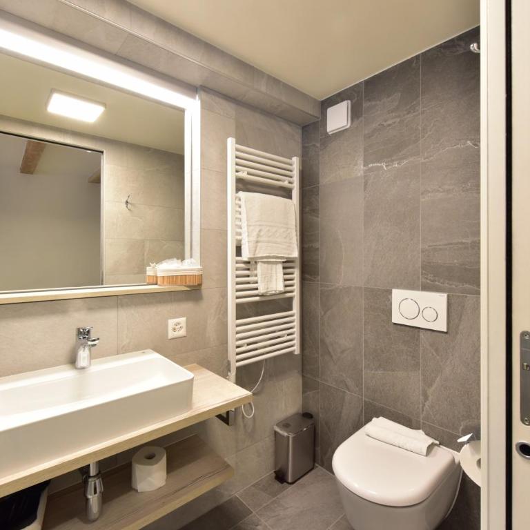 Hôtel Rousseau Plus - Chambre Double Deluxe - 2