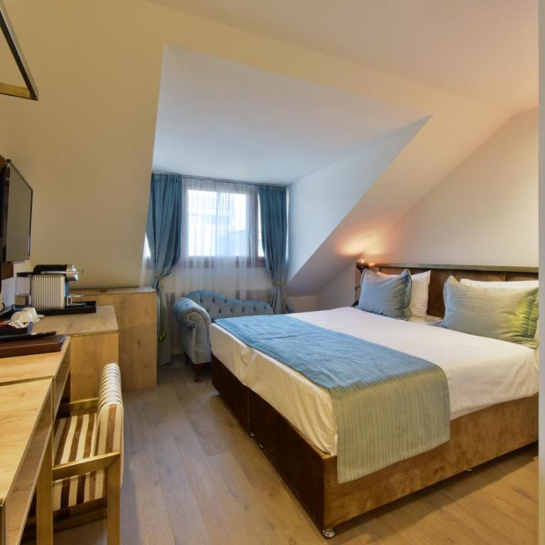 Hôtel Rousseau Plus - Petite Chambre Double - 5