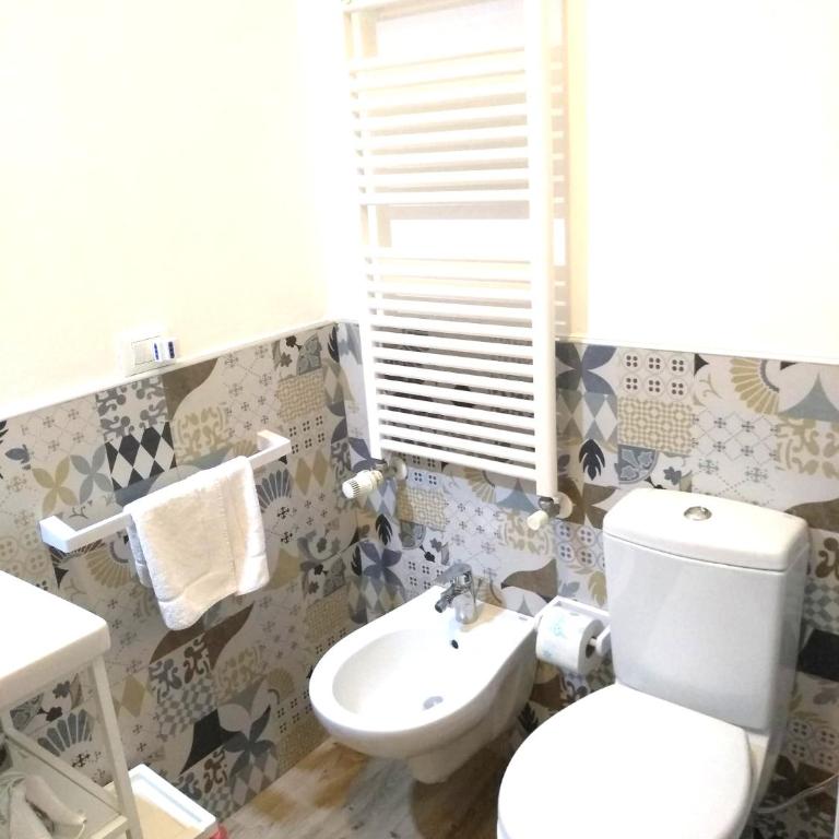Affittacamere Iris - Camera Matrimoniale con Bagno Privato - 4