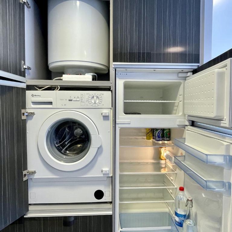 Catalonia 1-5 - Three-Bedroom Apartment - 14