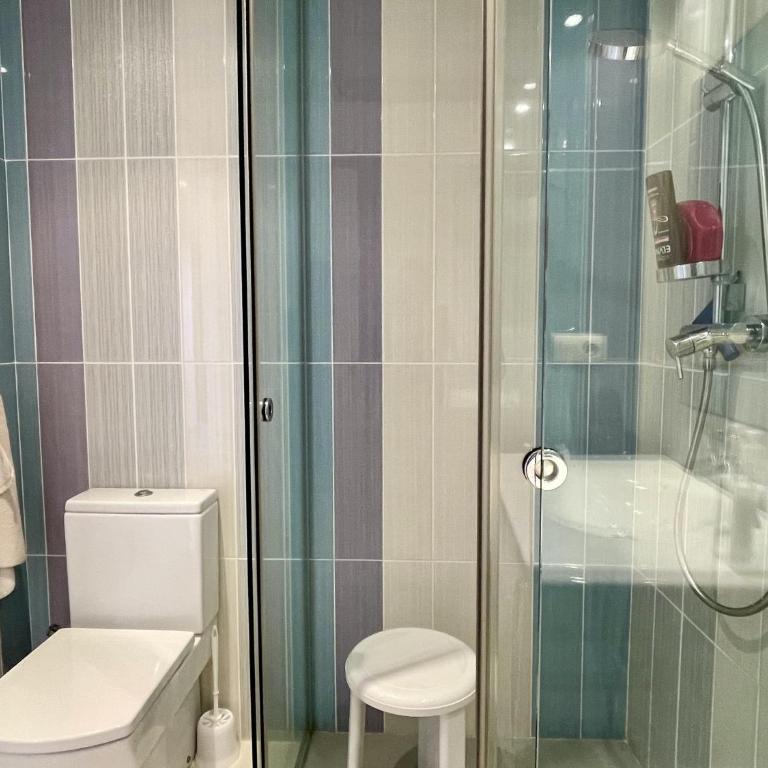 Catalonia 1-5 - Three-Bedroom Apartment - 23