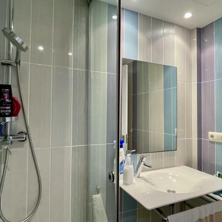 Catalonia 1-5 - Three-Bedroom Apartment - 24