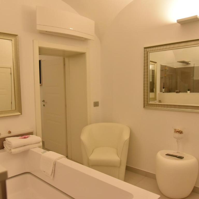 Conte Max Rooms - Suite Queen con Vasca Idromassaggio - 2