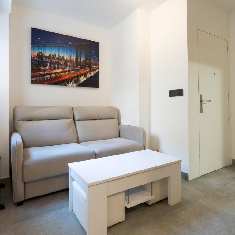 Estudio Plaza Correos - King Studio with Sofa Bed - 5
