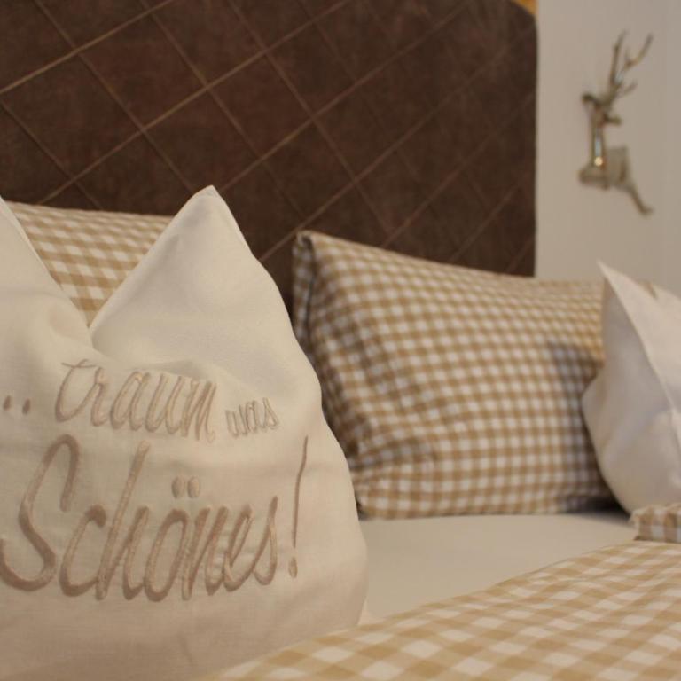 Bio-Bauernhof Vordergrubenbach - Familie Oberascher - Doppelzimmer mit Gartenblick - 4