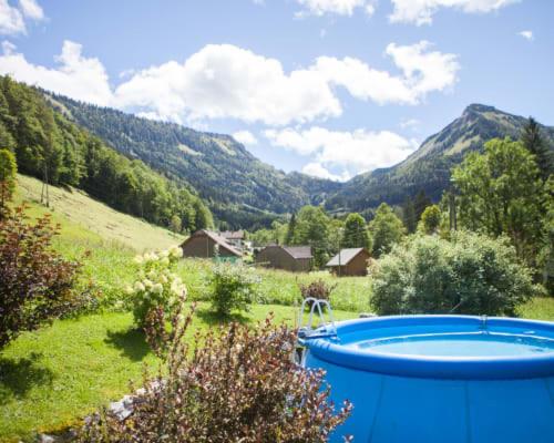Bio-Bauernhof Vordergrubenbach - Familie Oberascher - Dreibettzimmer mit Bergblick - 9