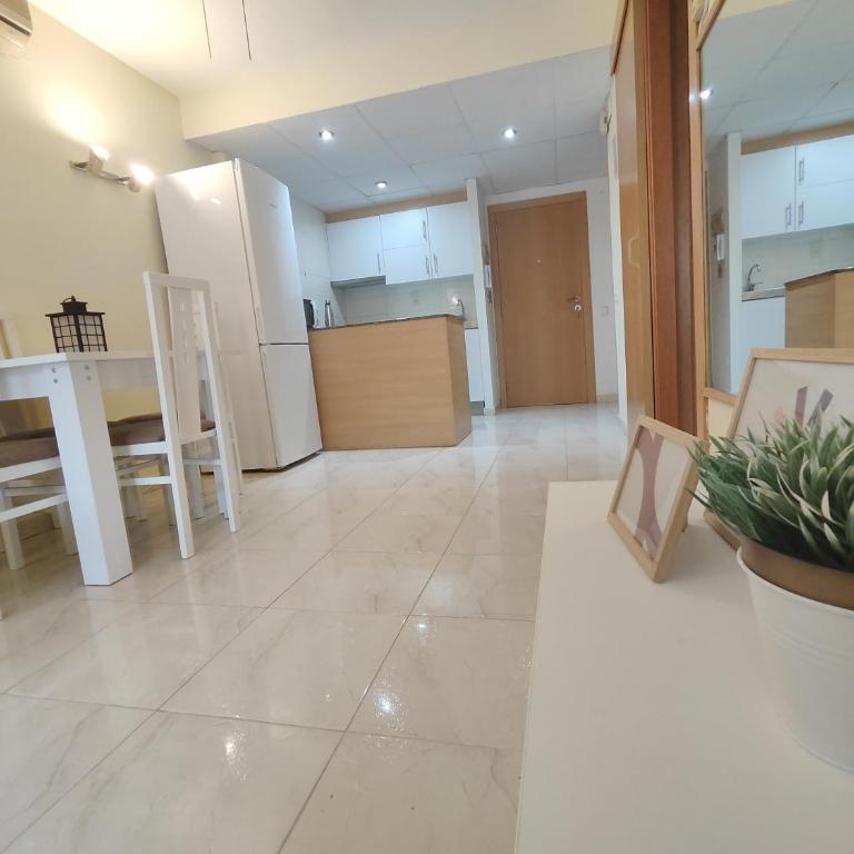 Luminoso apartamento en SALOU con PISCINA, TERRAZA y PARQUE INFANTIL IDEAL FAMILIAS - Apartamento con vistas a la piscina - 97