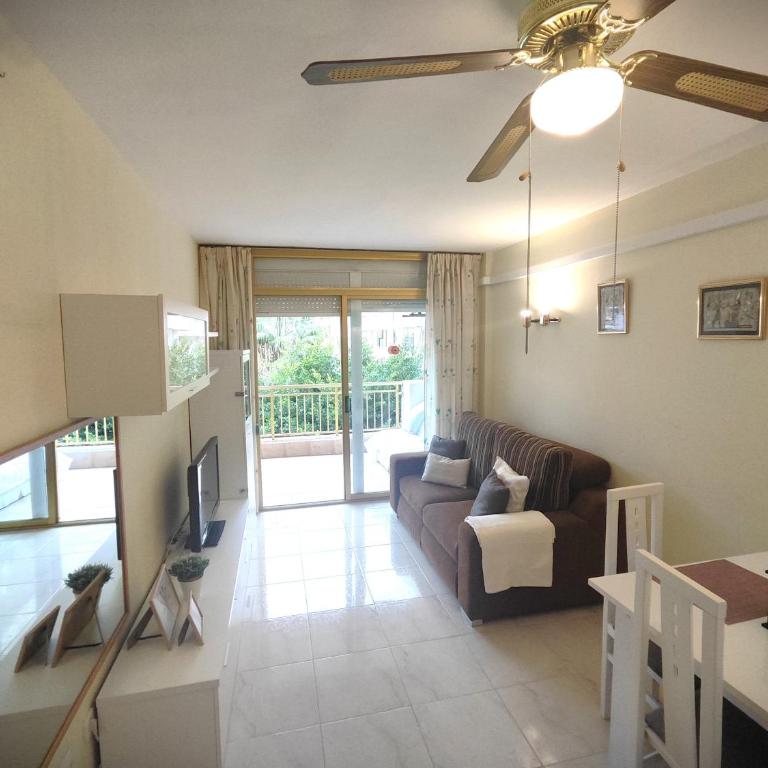 Luminoso apartamento en SALOU con PISCINA, TERRAZA y PARQUE INFANTIL IDEAL FAMILIAS - Apartamento con vistas a la piscina - 65