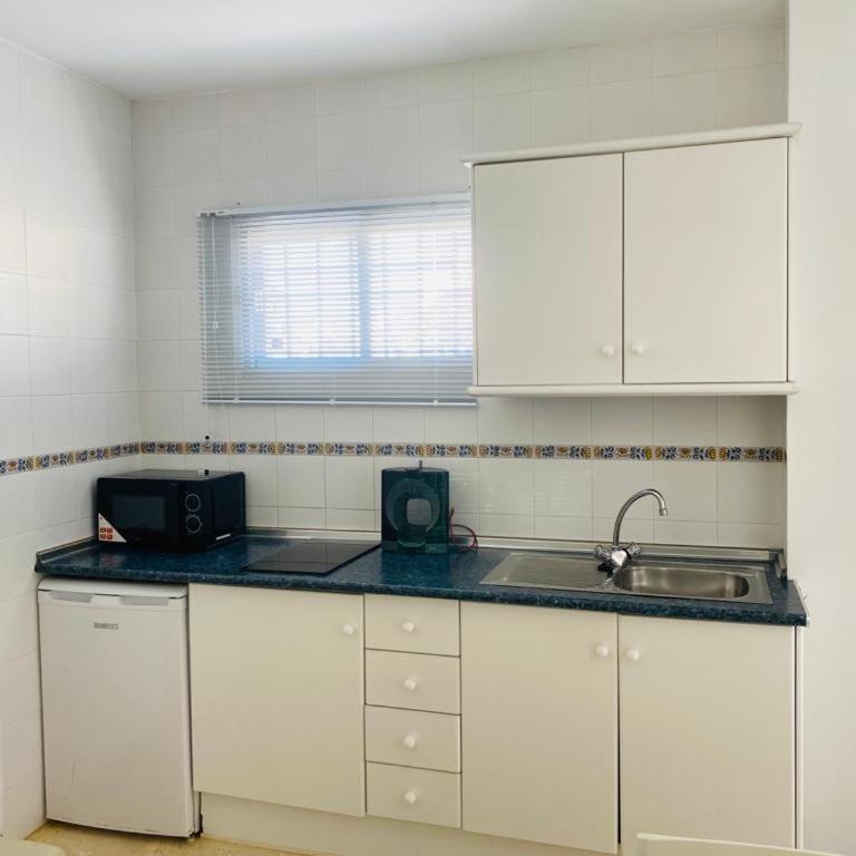 Hostal Tres Soles - Apartamento de 1 dormitorio con terraza y vistas al mar - 13