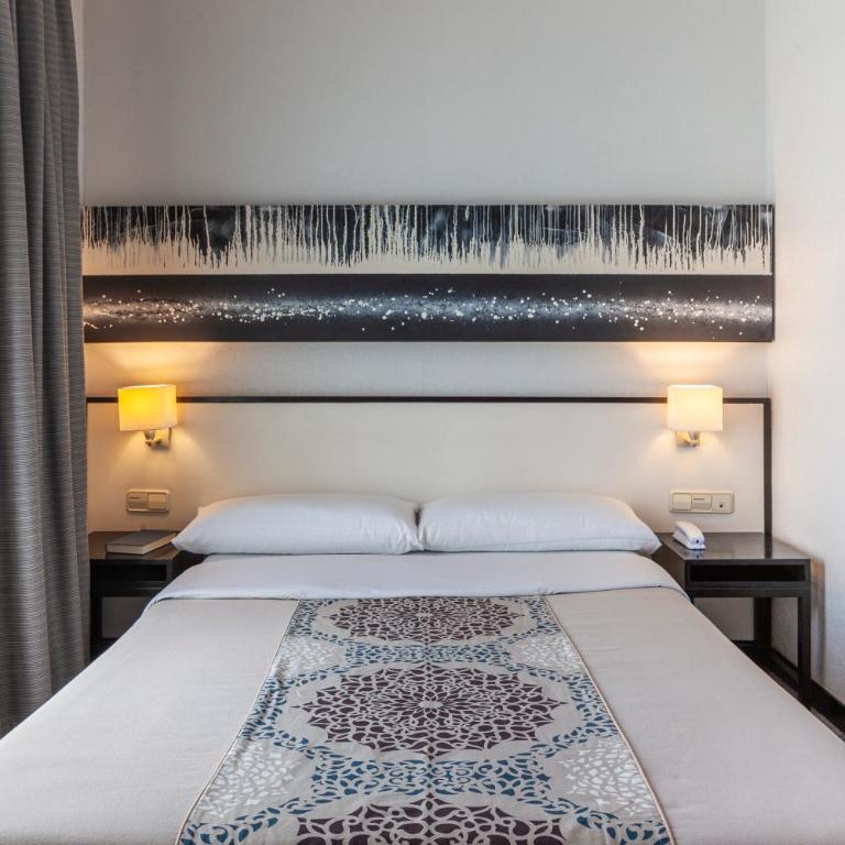 Hotel Macià Plaza - Superior Double or Twin Room - 12