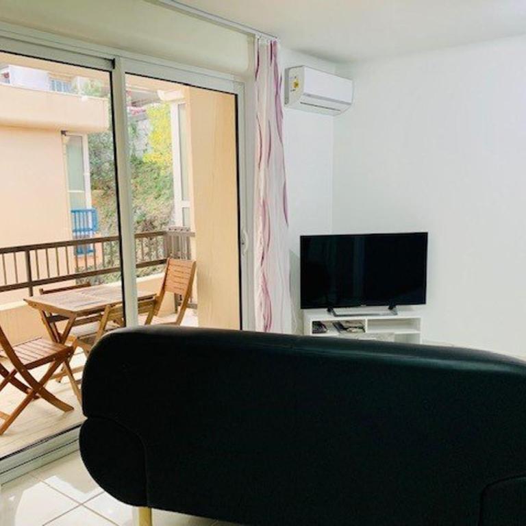 Appart T3 rénové avec climatisation, terrasse, wifi, ascenseur et parking à 2 min des thermes - Appartement 2 Chambres - 6