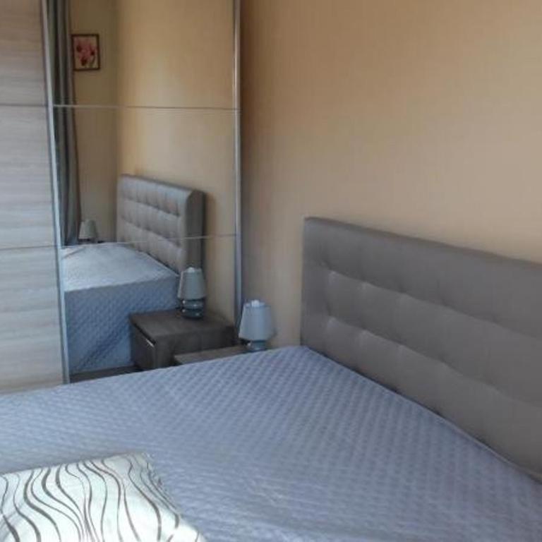 Confortable F2 avec terrasse et parking, proche des cures et du centre-ville d'Amélie-les-Bains - Appartement 1 Chambre - 3