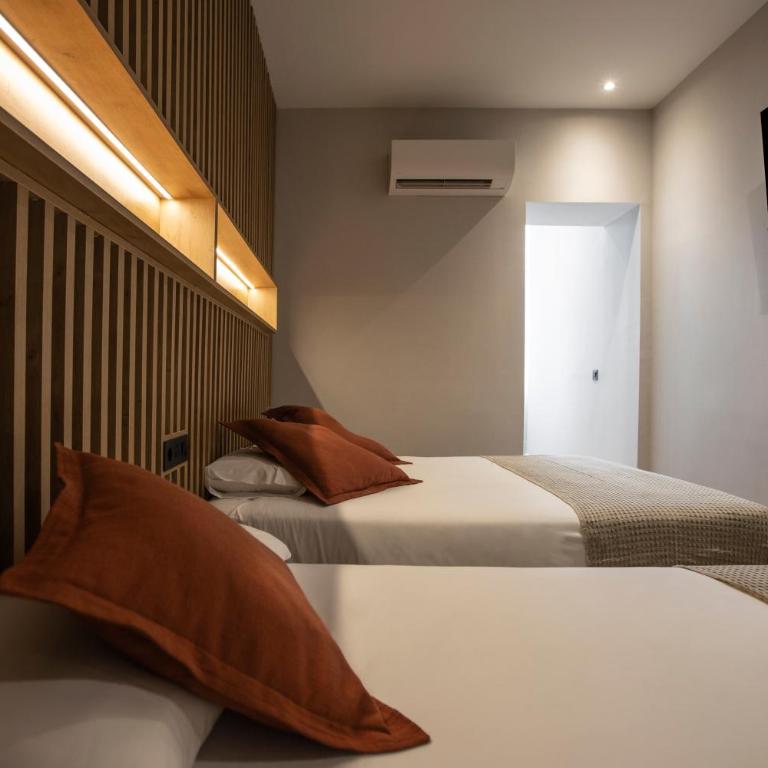Fontanella By BCN URBAN Rooms - Triple Room - 7
