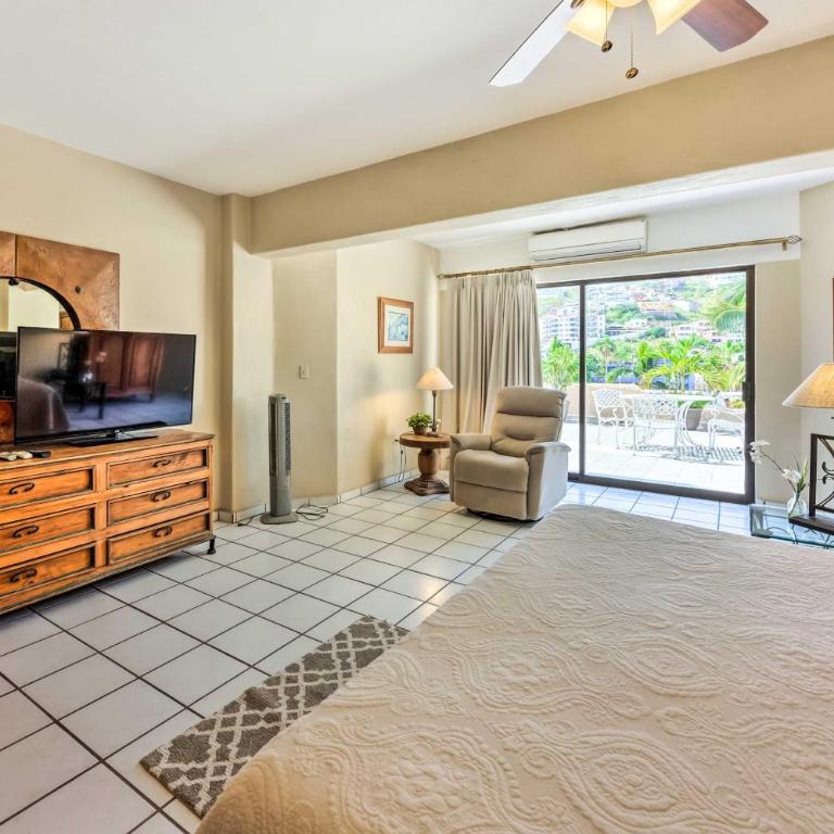 Chic Cabo San Lucas Getaway < 2 Miles to Beaches! - Apartamento - 15