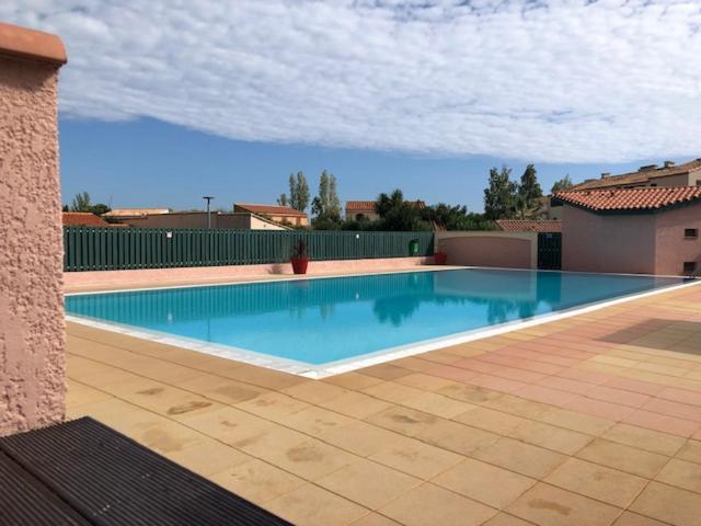 HAMEAU DES CAPELLANS Duplex avec superbe vue marina piscine wifi gratuit parking gratuit - Apartment mit 1 Schlafzimmer - 4