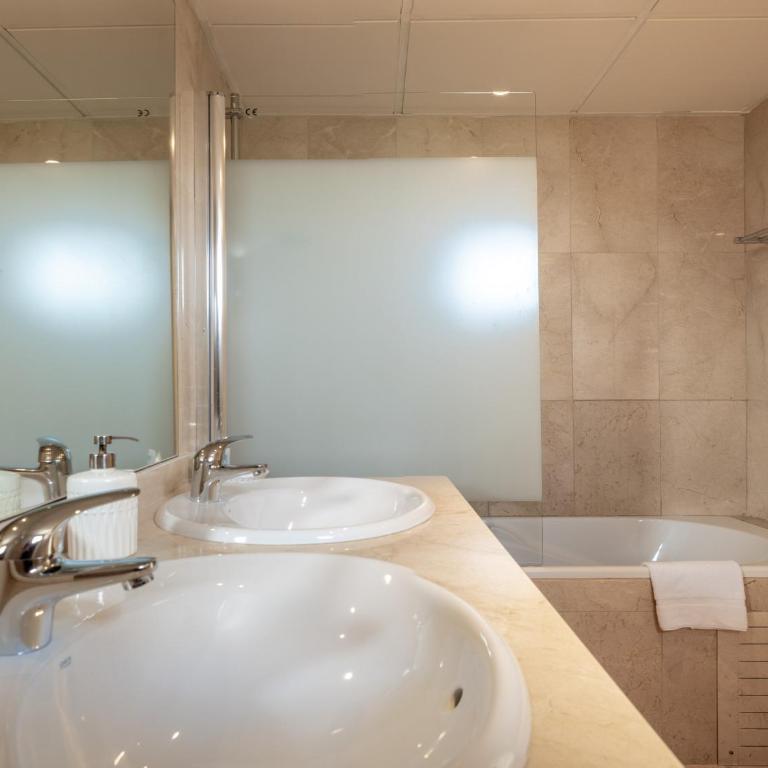 2225-Spacious 3 bedrooms with sea view - Apartamento con vistas al mar - 20