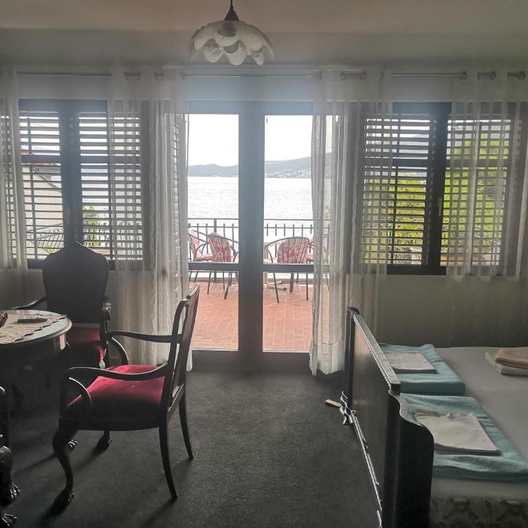 Apartments Colic - One Bedroom Apartment Penthouse with Terrace and Sea View - 14