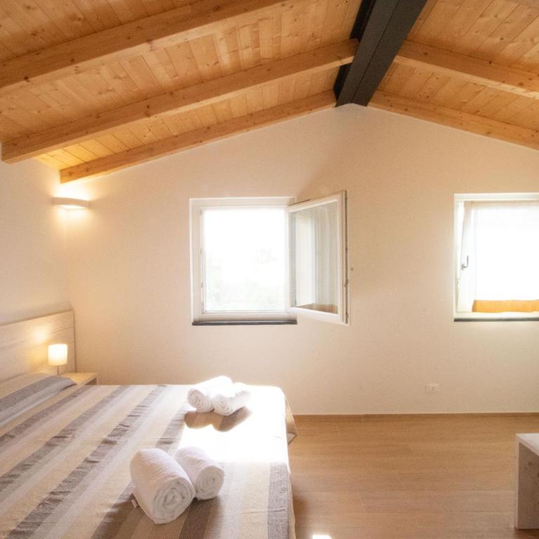 Agriturismo Eos - Ampia Camera Matrimoniale/Doppia con Letti Singoli - 2