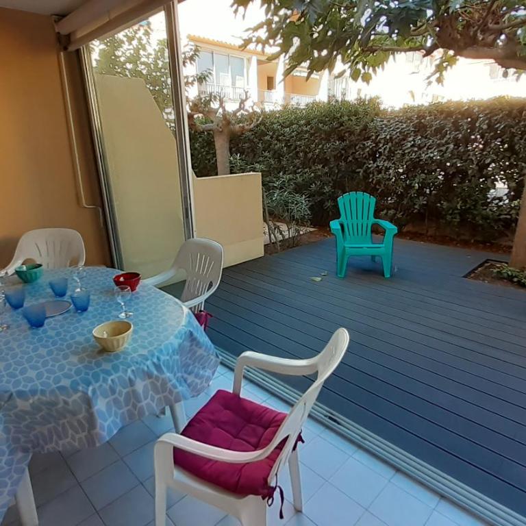 ARCHIPEL III Joli T2 piscine proche plage Richelieu Cap d'Agde - Appartement - Rez-de-Chaussée - 4