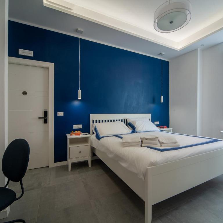 Veniero37 Guest House - King Room with Private Bathroom - 1