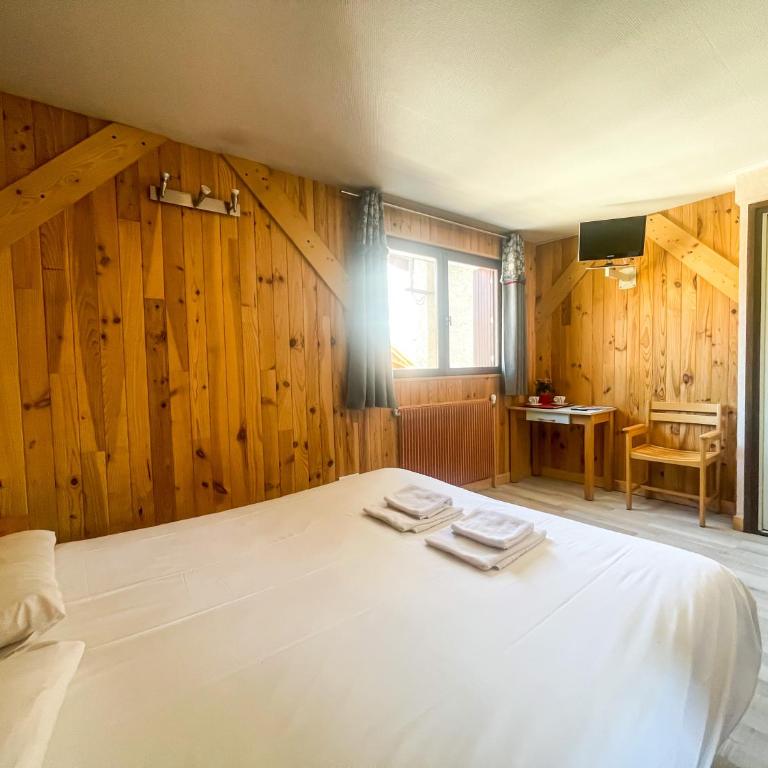 Atmosphere Hotel - Chambre Double ou Lits Jumeaux Économique - 4
