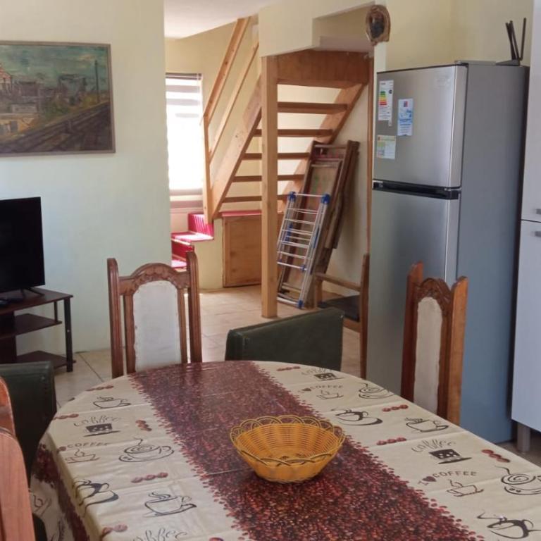 Alojamiento Miguel y Lily - Three-Bedroom Apartment - 1