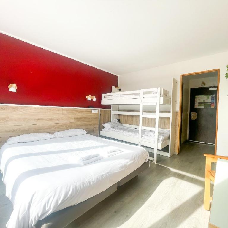 Atmosphere Hotel - Chambre Quadruple - Vue sur Montagnes - 15