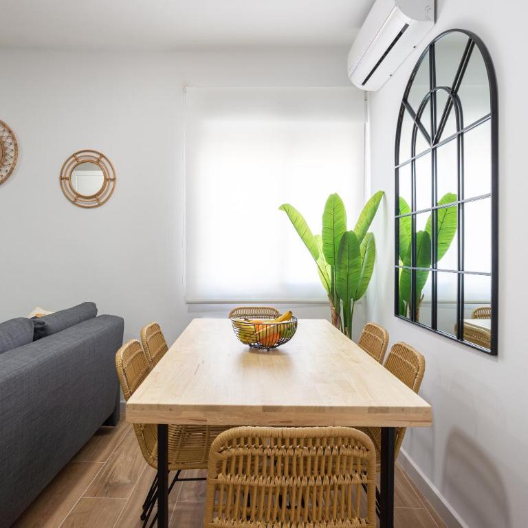 COZY & MODERN APARTMENT - Three-Bedroom Apartment - 9