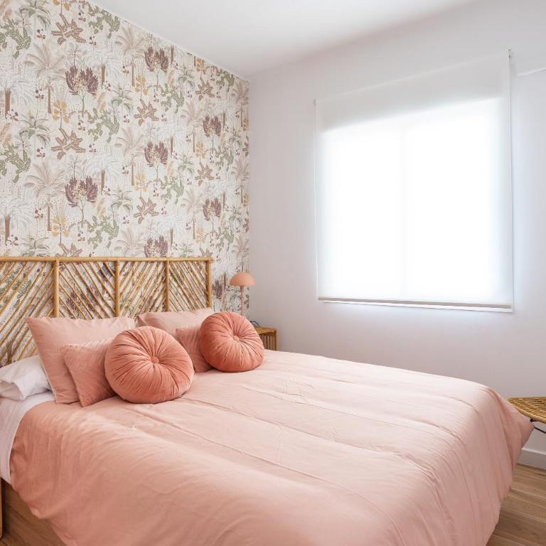COZY & MODERN APARTMENT - Three-Bedroom Apartment - 26